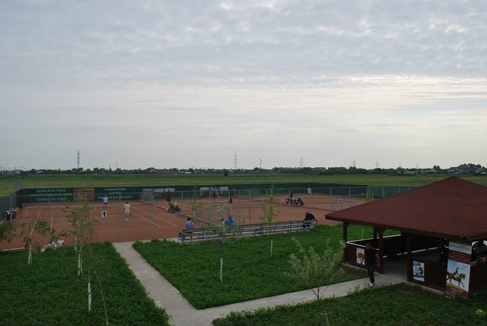 Country Club Exterior Tenis